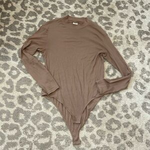 H&M Tan Ribbed Mockneck Bodysuit